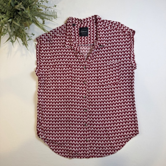 Jachs Girlfriend Burgundy Chevron Print Short Sleeve Button Front Blouse Sz L - Picture 2 of 6
